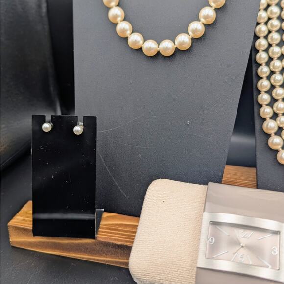 Happily Ever After Pearl Curated 8-piece Jewelry Collection - Picture 2 of 8